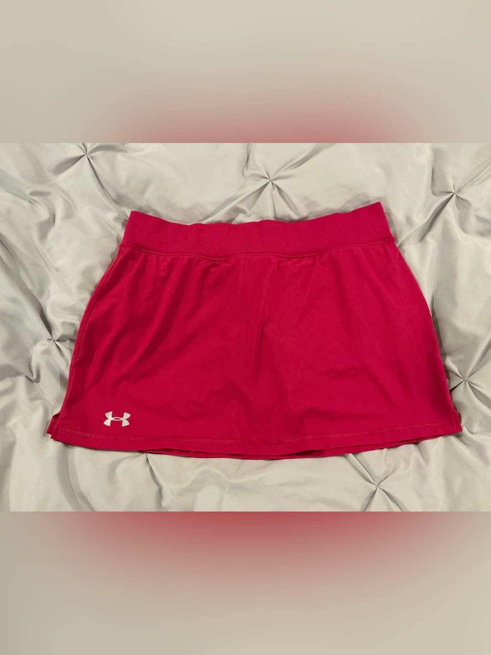 EUC - Women’s Under Armour Hot Pink Active Skort - Size LG